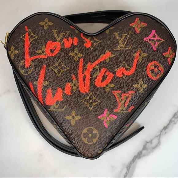 Louis Vuitton Heartbox Crossbody Sac Coeur heart bag Fall in Love HK LV Monogram - Picture 13 of 14
